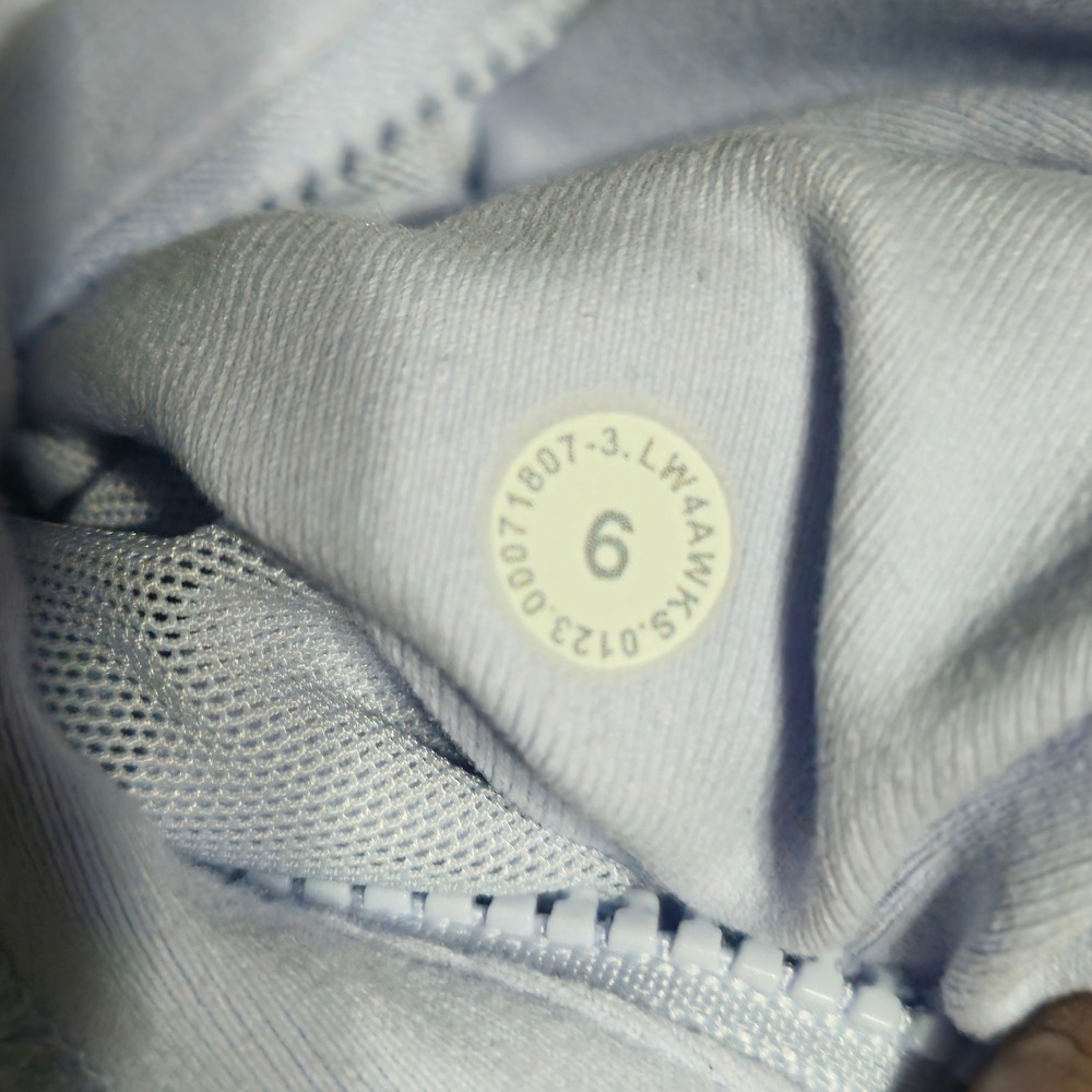 Lululemon Define Jacket Women 6 Pastel Blue Full Zip Luon Thumbholes LW4AAWK - Picture 4 of 7